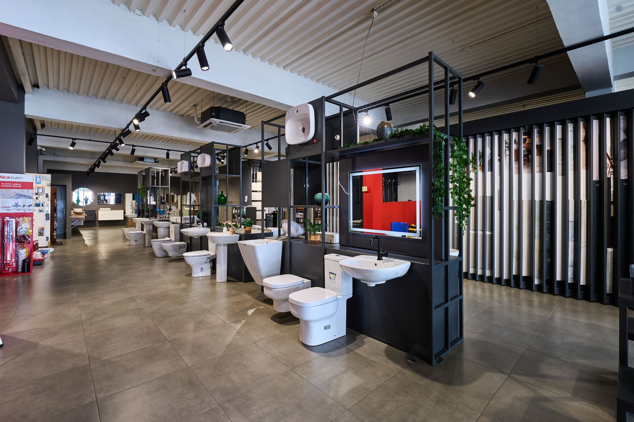 Showroominterieur met premium badkamer- en tegelcollectie