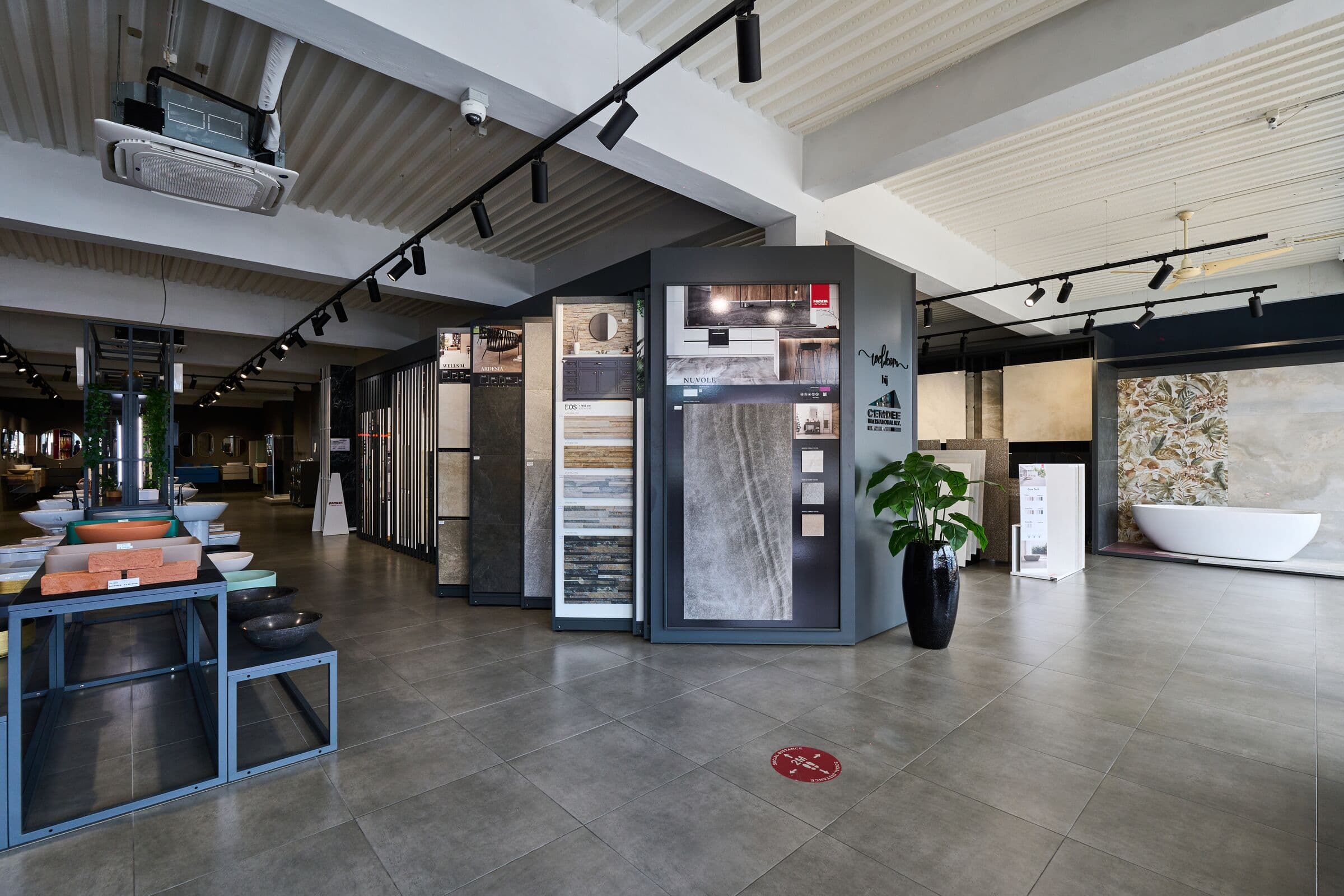 Welkom bij Cemdee International in de showroom