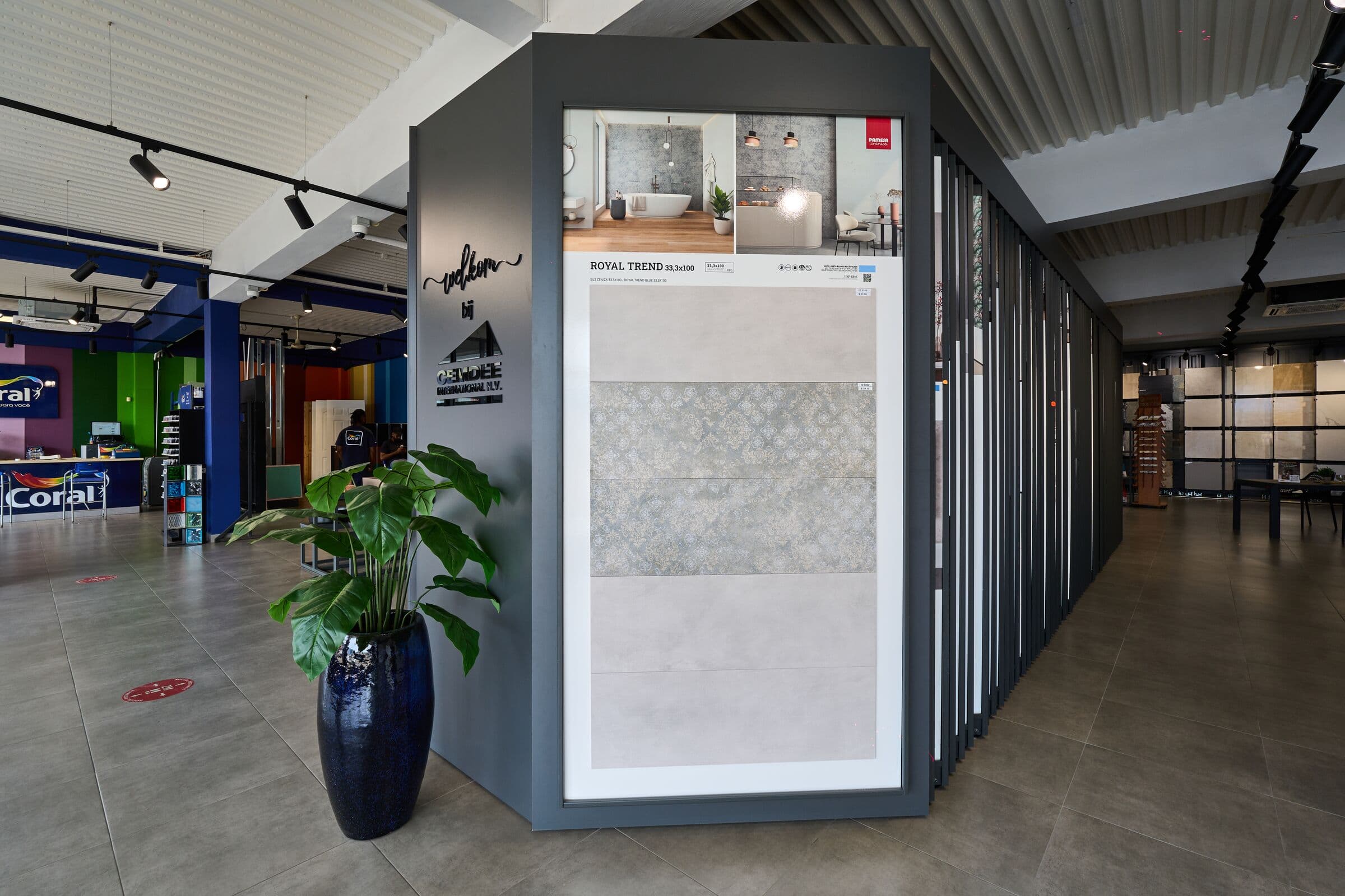 Tegeldisplay in de Cemdee showroom